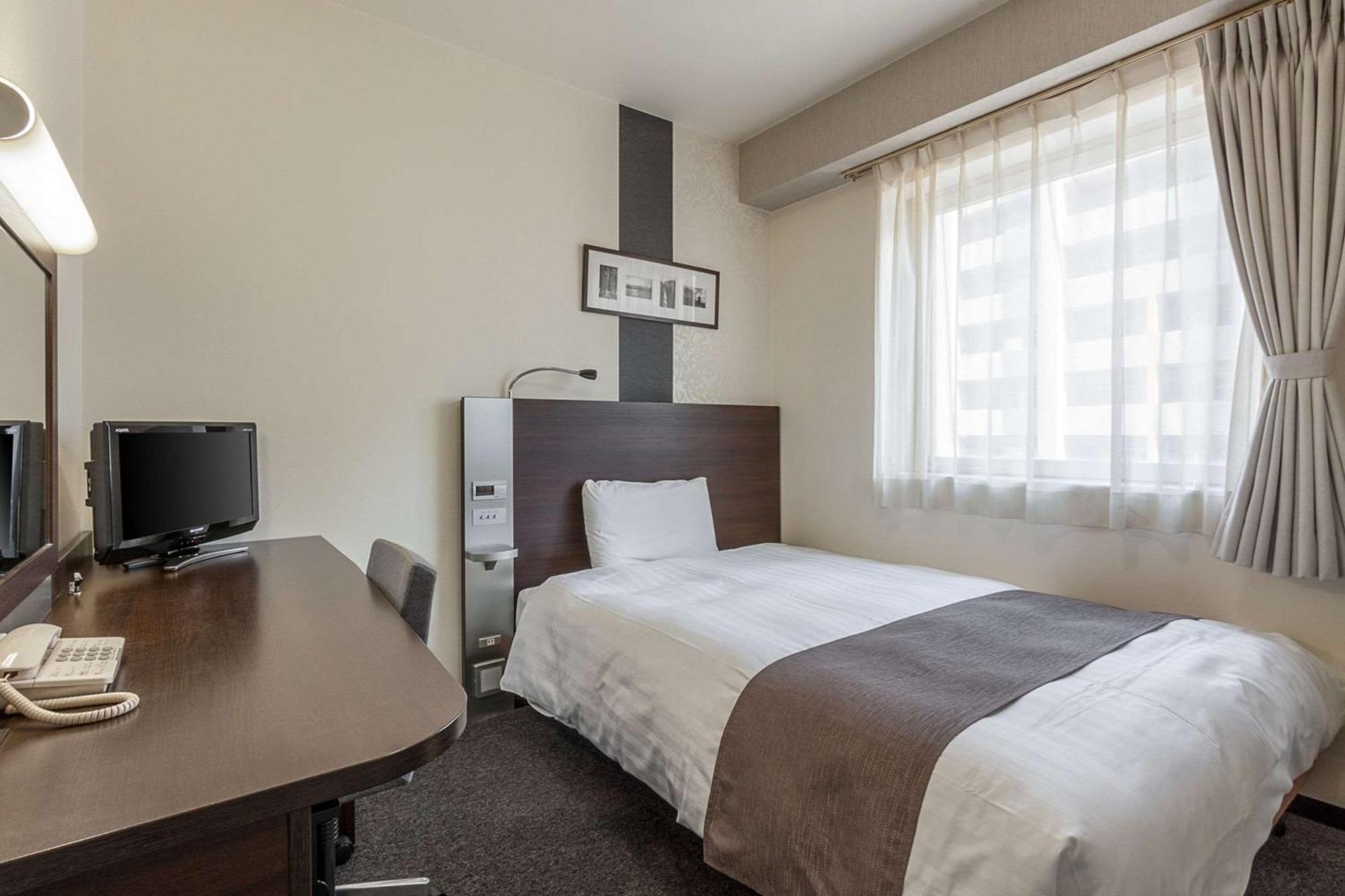 Comfort Hotel Sendai East Bagian luar foto